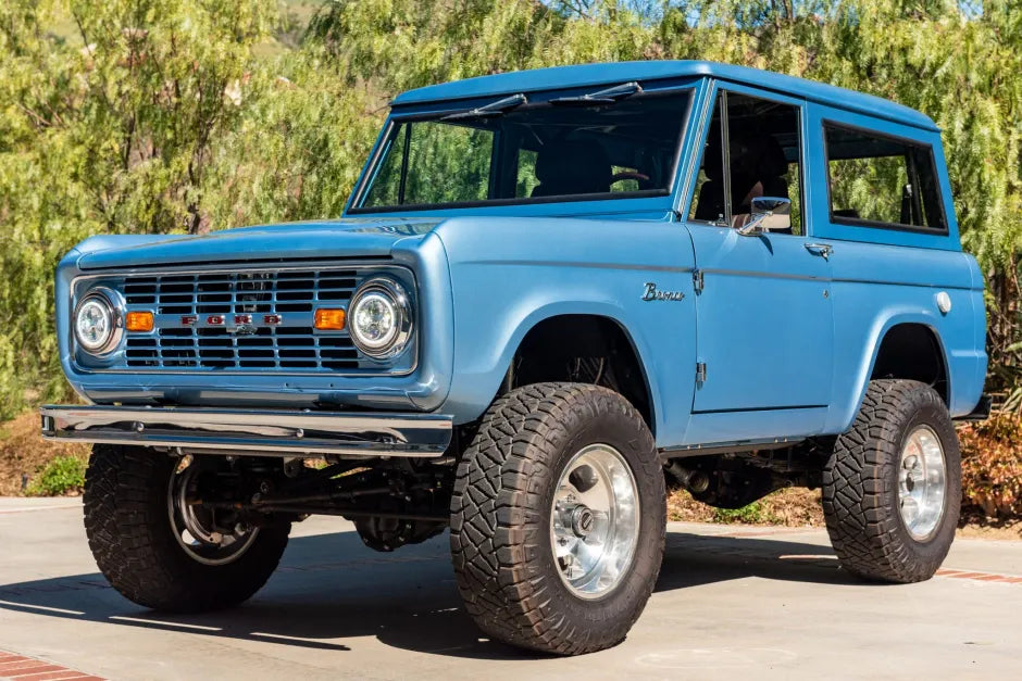 RTX 66-77 Ford Bronco Dakota Digital