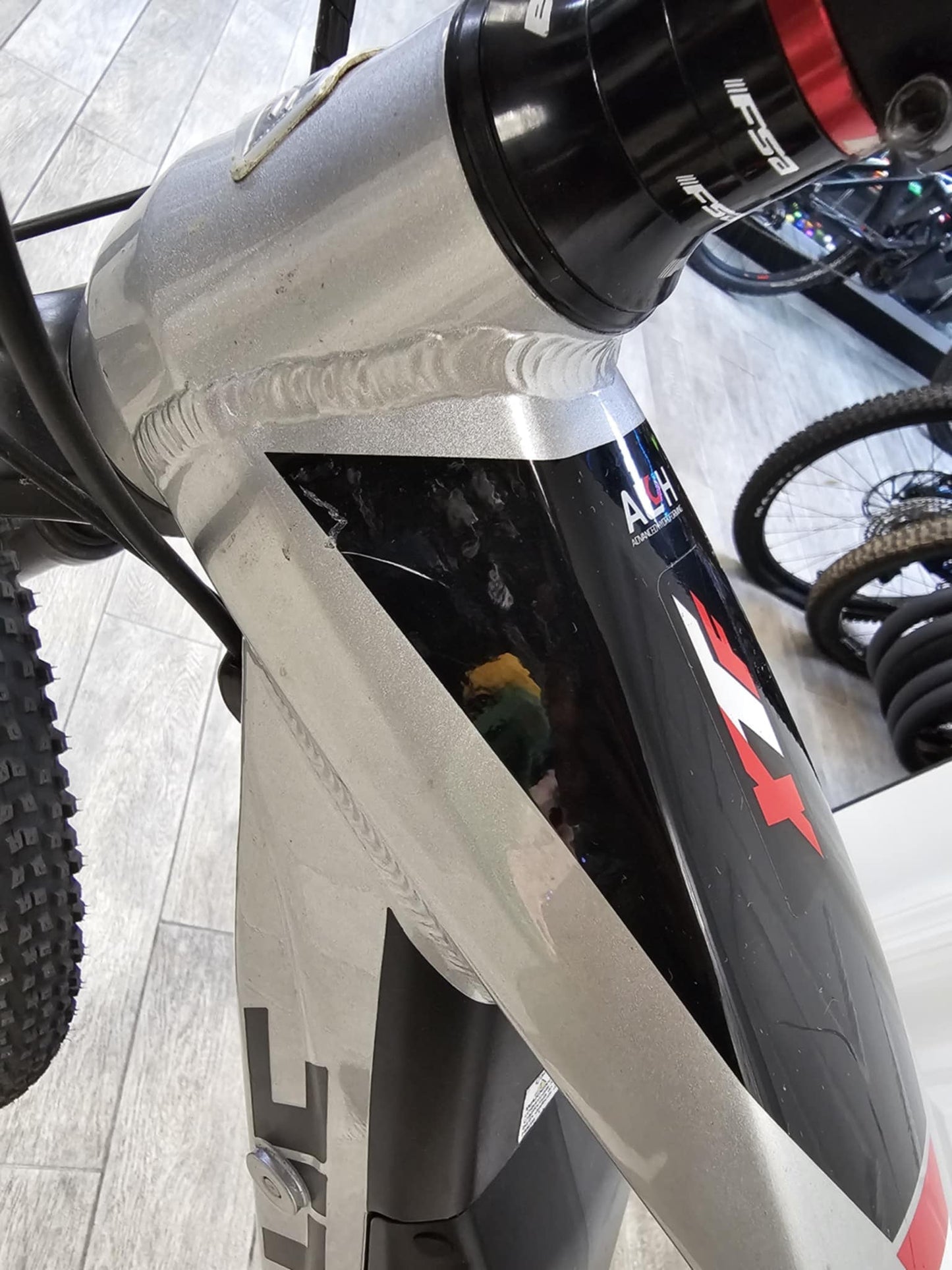 Fantic XTF-1.5-MY22-SIL-LG Small/Large (Demo bikes)
