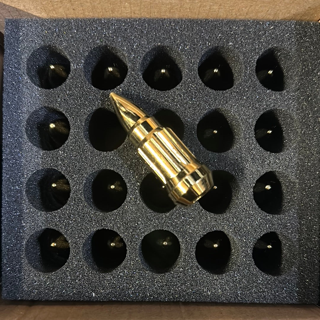 NNR steel w/spikes lug nuts Gold 12x1.5 NNR-LN-SWS1215GD (bullet)