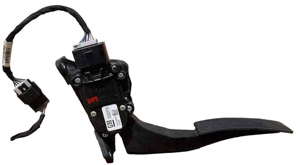 2008-2017 Chevrolet Express & GMC Savana Gas Accelerator Throttle Pedal W/ Sensor OEM USED P# 20827131