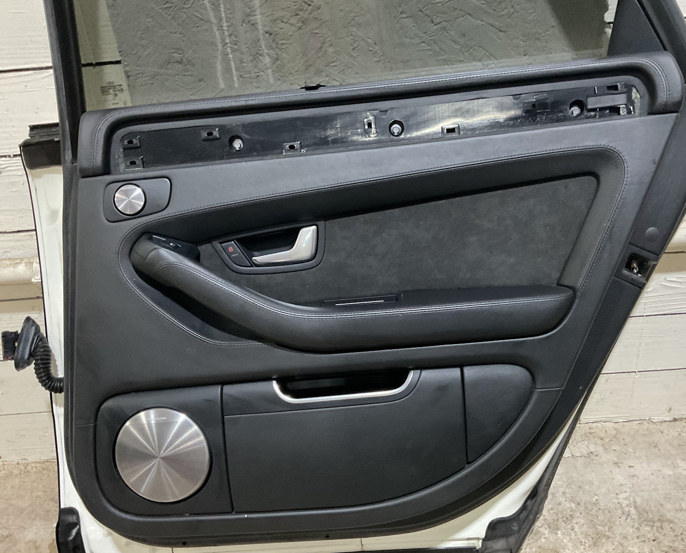 2004-2010 AUDI S8/A8 Right Rear Door , Color ( LY9C/T9 ) USED