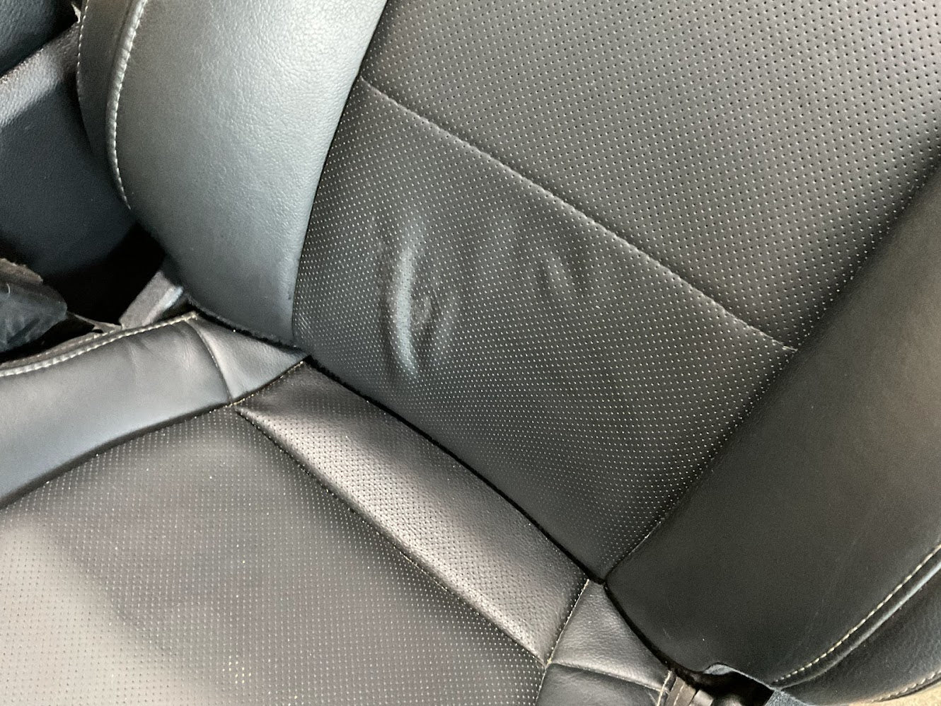 17-2022 FORD F250,F350,F450,F550 CREW CAB LARIAT LEATHER SEATS WITHOUT CONSOLE