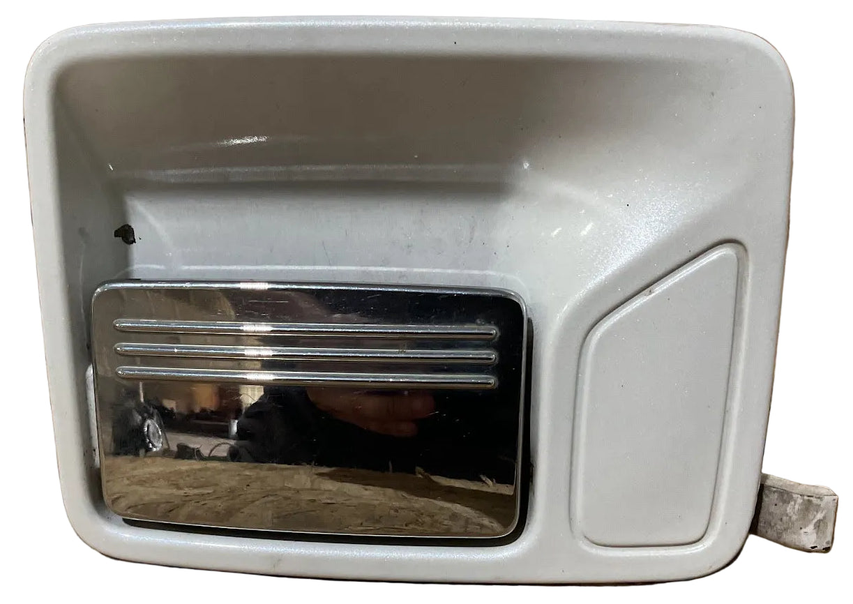 11-16 Ford F250-F550 Right Door Handle Platinum USED OEM