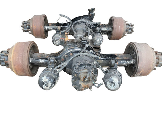 2020 international SEMI NAVISTAR L2 MERITOR rear axle and power divider 2.79 gear ratio