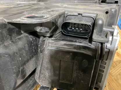 2007-2010 Audi S8 oem right side headlight 4E0-941-004