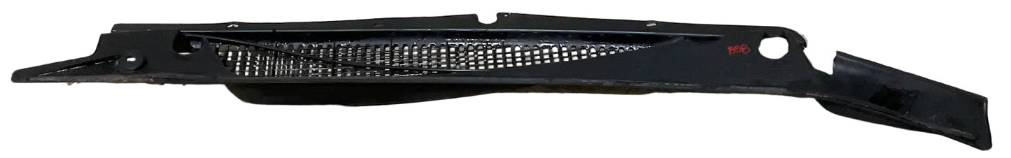 Chevrolet Express & GMC Savana Left Driver Side Windshield Wiper Cowl Vent USED OEM P#25826329