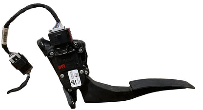 2008-2017 Chevrolet Express  & GMC Savana Gas Accelerator Throttle Pedal W/ Sensor OEM USED P# 20827131