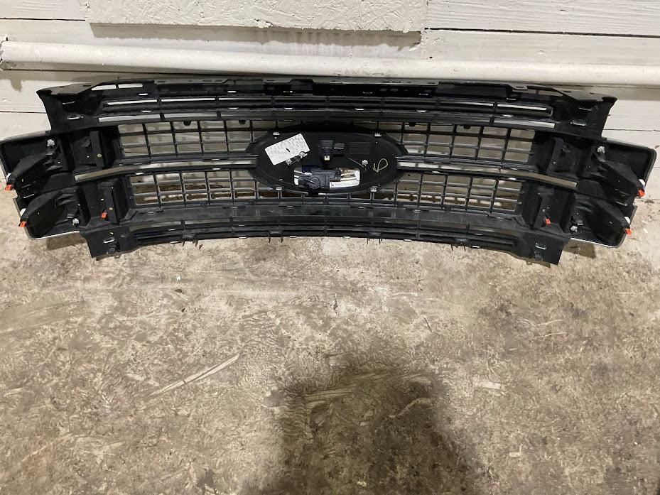 2017–2019 Ford F-250 F-350 F-450 Platinum OEM Front Grille Satin Aluminum HC3B-8A164