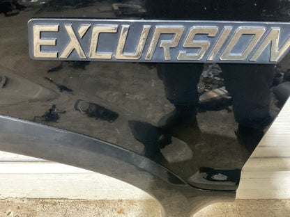1999–2005 Ford Excursion Left Front Fender Black (UA) | Fits 1999–2007 Ford F-250 / F-350 / F-450 / F-550 | Used OEM