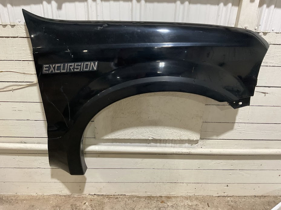 1999–2005 Ford Excursion Right Front Fender Black (UA) | Fits 1999–2007 Ford F-250 / F-350 / F-450 / F-550 | Used OEM