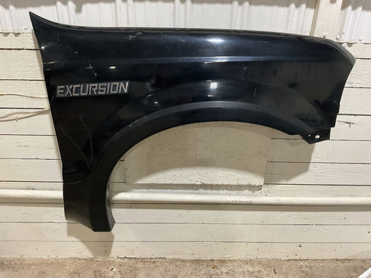 1999–2005 Ford Excursion Right Front Fender Black (UA) | Fits 1999–2007 Ford F-250 / F-350 / F-450 / F-550 | Used OEM