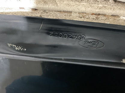 1999–2005 Ford Excursion Right Front Fender Black (UA) | Fits 1999–2007 Ford F-250 / F-350 / F-450 / F-550 | Used OEM