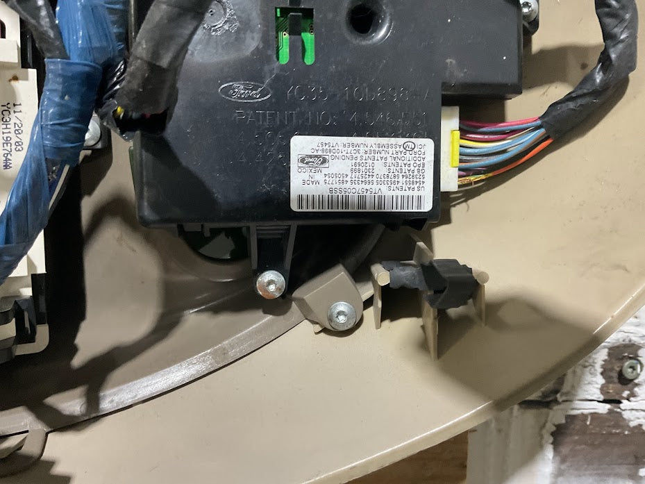 2005 Ford Excursion Overhead Console OEM w/ Compass Display & Driver Info Center – Map Lights Work
