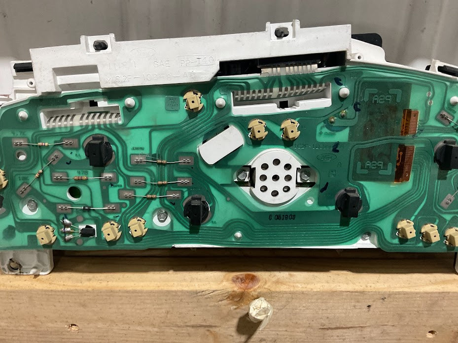 2000 to 2003 Ford E350 E450 Diesel Speedometer Cluster 3C24-10949-CA